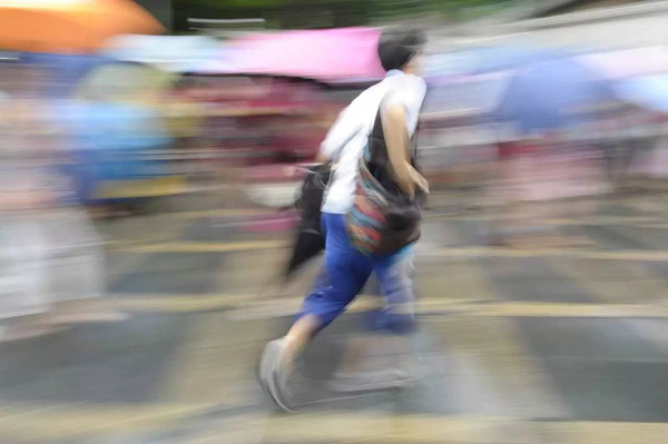廣州暴雨突襲，高考繼續_91看片网站廠家